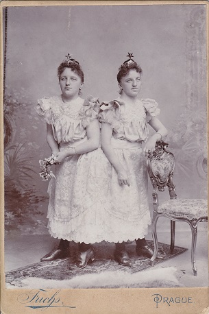 2021-22-11_sestry Blaž. 2021-22-11_sestry Blaž.