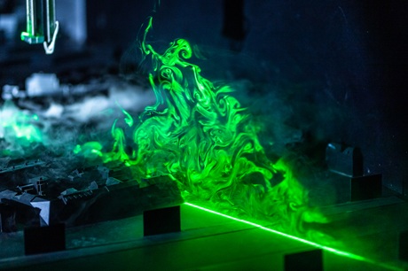 Laser ozařuje model Laser ozařuje model