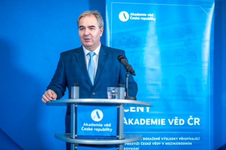 2025-11-21_Medaile Akademie věd_web-7 2025-11-21_Medaile Akademie věd_web-7